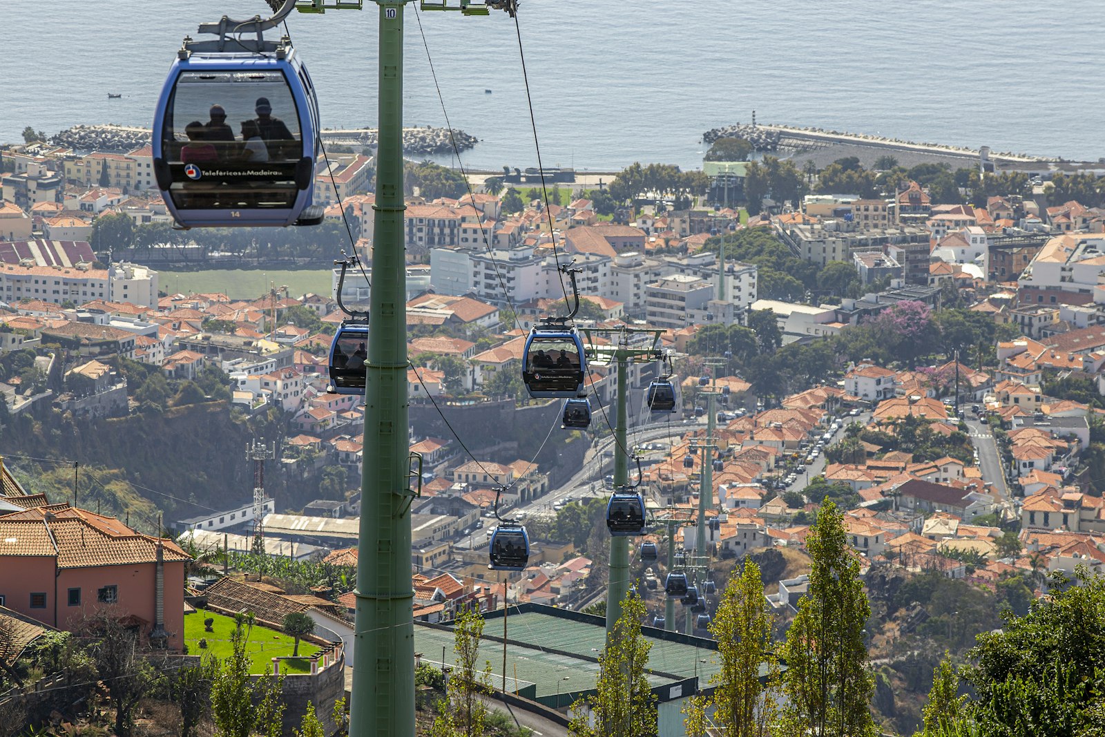 Teleférico sobre Funchal, en Madeira